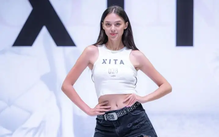 Dianka Zakhidova là ai? Profile nàng mẫu Tây nóng bỏng